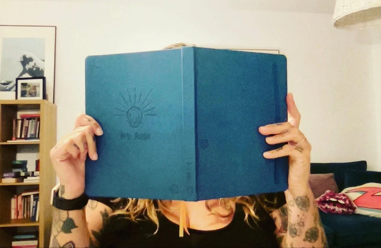 The Manual Of Me [Physical book / bundle]